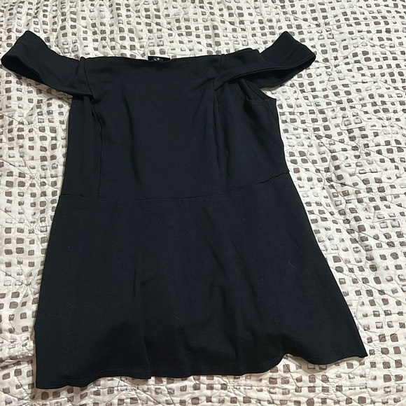 Black peplum off shoulder top - Picture 1 of 1